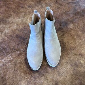 Antonio Melani Brexton Suede Wedge Booties Size 9